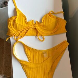 SHEIN XS swimsuit with cup pads